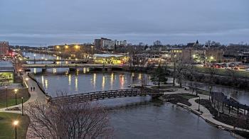 Weather camera view of City of Elgin.