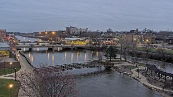 Weather camera view of City of Elgin.