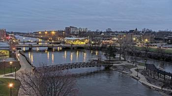 Weather camera view of City of Elgin.