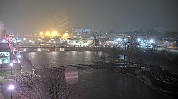 Weather camera view of City of Elgin.