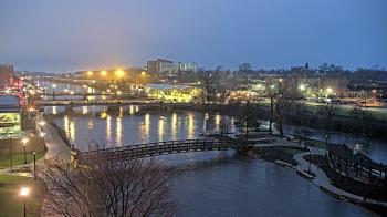 Weather camera view of City of Elgin.