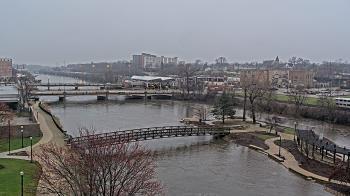 Weather camera view of City of Elgin.