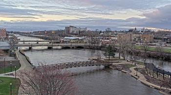 Weather camera view of City of Elgin.