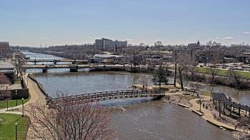 Weather camera view of City of Elgin.