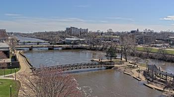 Weather camera view of City of Elgin.