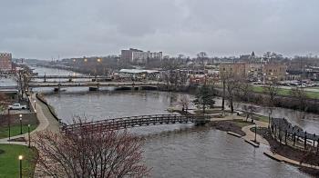 Weather camera view of City of Elgin.