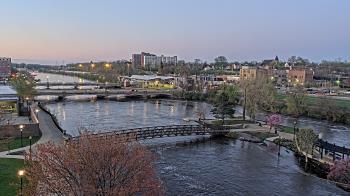 Weather camera view of City of Elgin.