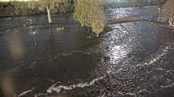 Weather camera view of City of Elgin.