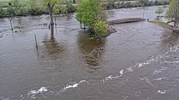 Weather camera view of City of Elgin.