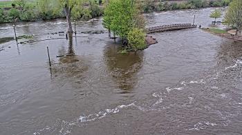 Weather camera view of City of Elgin.