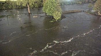 Weather camera view of City of Elgin.