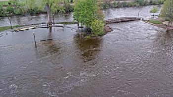 Weather camera view of City of Elgin.