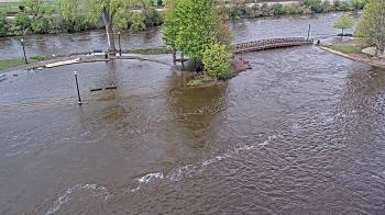 Weather camera view of City of Elgin.