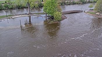 Weather camera view of City of Elgin.
