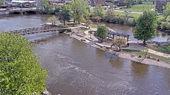 Weather camera view of City of Elgin.