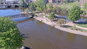 Weather camera view of City of Elgin.