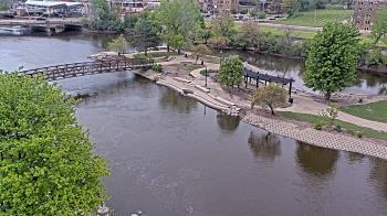 Weather camera view of City of Elgin.