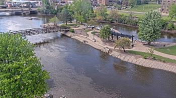 Weather camera view of City of Elgin.