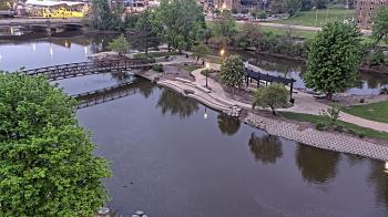 Weather camera view of City of Elgin.