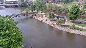 Weather camera view of City of Elgin.