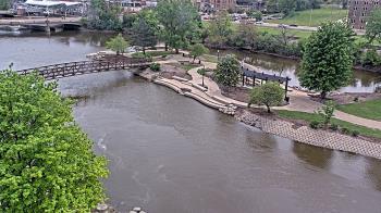 Weather camera view of City of Elgin.