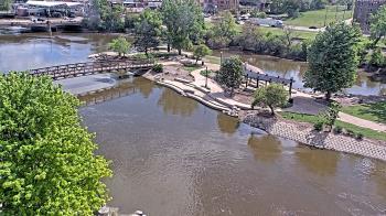 Weather camera view of City of Elgin.
