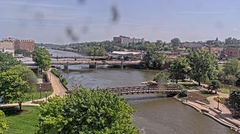 Weather camera view of City of Elgin.