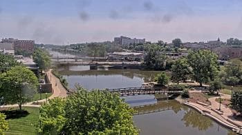 Weather camera view of City of Elgin.