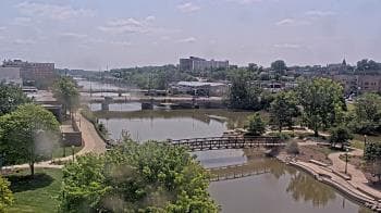 Weather camera view of City of Elgin.