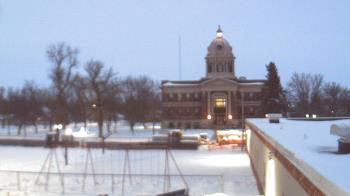Weather camera view of Ellendale HS.