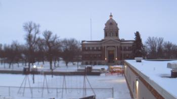 Weather camera view of Ellendale HS.