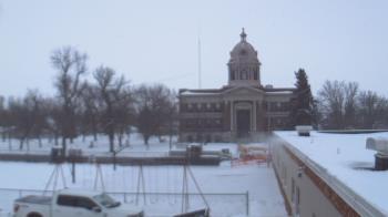 Weather camera view of Ellendale HS.