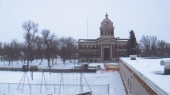 Weather camera view of Ellendale HS.