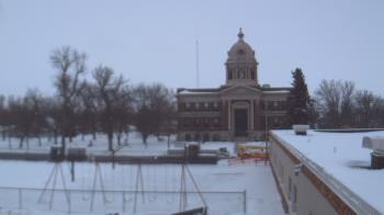 Weather camera view of Ellendale HS.