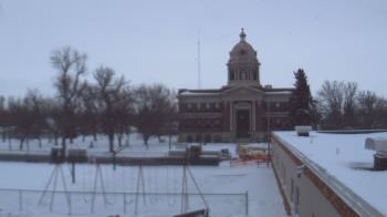 Weather camera view of Ellendale HS.