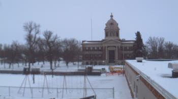 Weather camera view of Ellendale HS.
