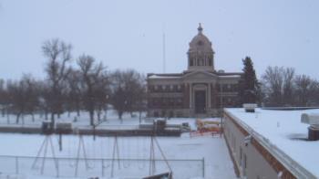 Weather camera view of Ellendale HS.