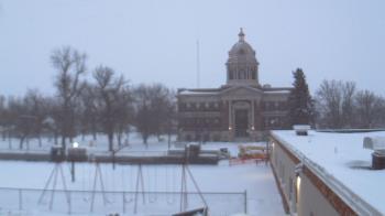 Weather camera view of Ellendale HS.