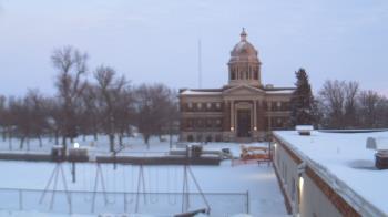 Weather camera view of Ellendale HS.