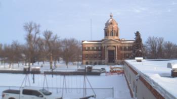 Weather camera view of Ellendale HS.