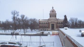 Weather camera view of Ellendale HS.