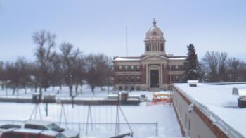 Weather camera view of Ellendale HS.