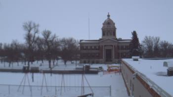 Weather camera view of Ellendale HS.