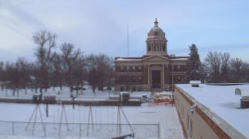 Weather camera view of Ellendale HS.