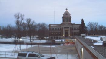 Weather camera view of Ellendale HS.