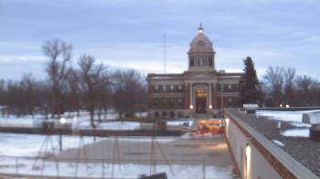 Weather camera view of Ellendale HS.