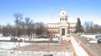 Weather camera view of Ellendale HS.