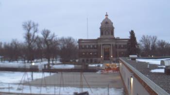 Weather camera view of Ellendale HS.