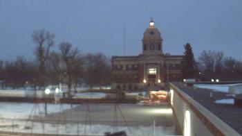 Weather camera view of Ellendale HS.