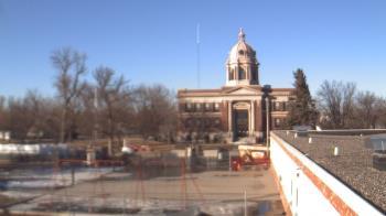 Weather camera view of Ellendale HS.